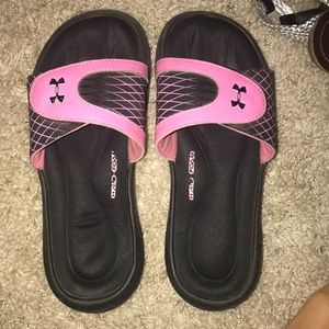 Pair of under armour sliders